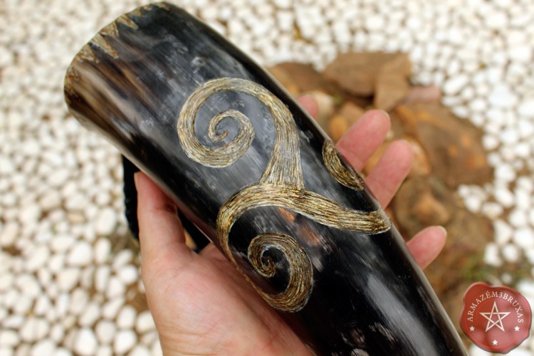 Drinking Horn Triskle